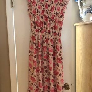 Kate Spade dress. Very pretty. Size small. I wear a medium and fits. 150.00